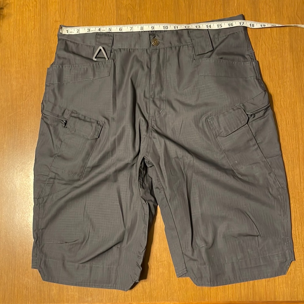Mens Hiking Shorts. Size 34